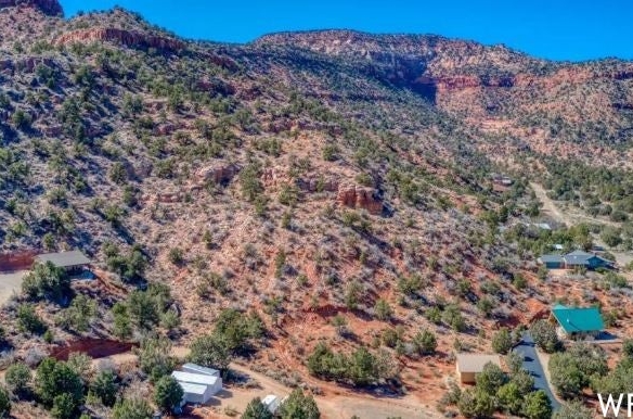 1 of 10 - 1057 W Vermillion Dr, Kanab, UT