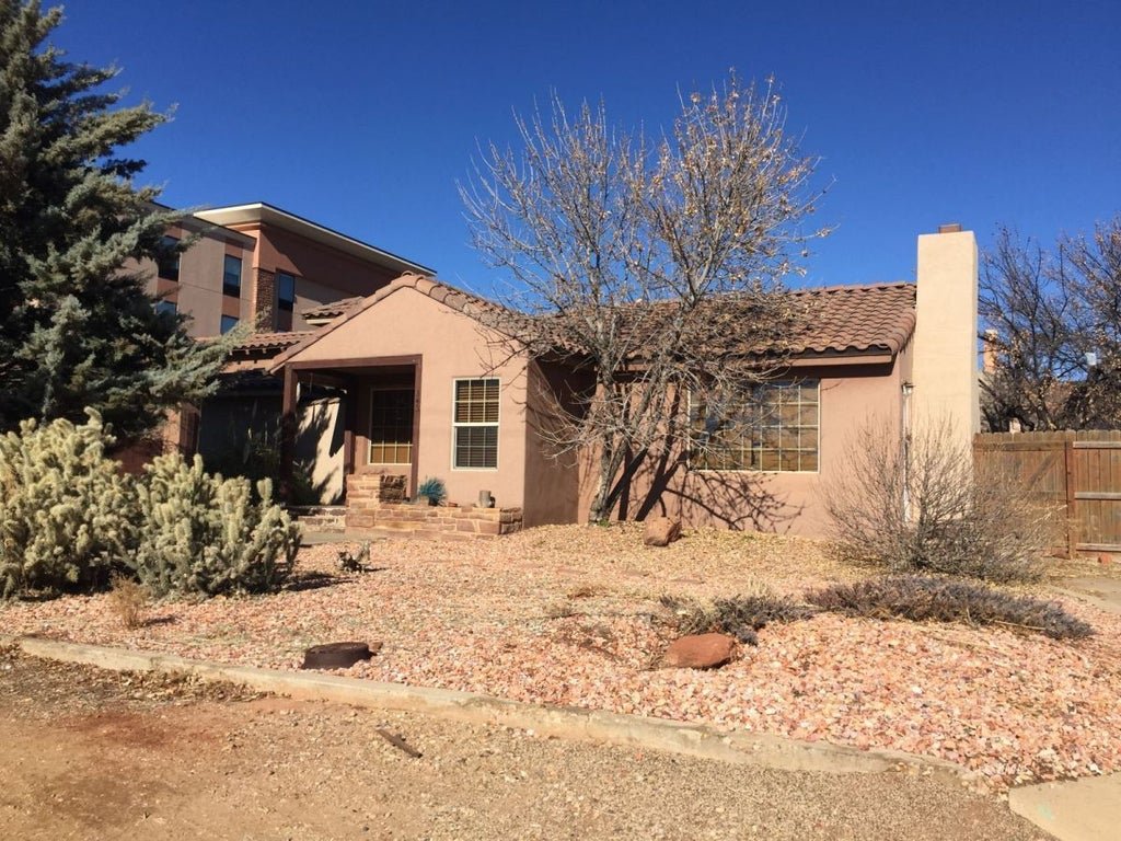 1 of 11 - 143 E 100 St S, Kanab, UT