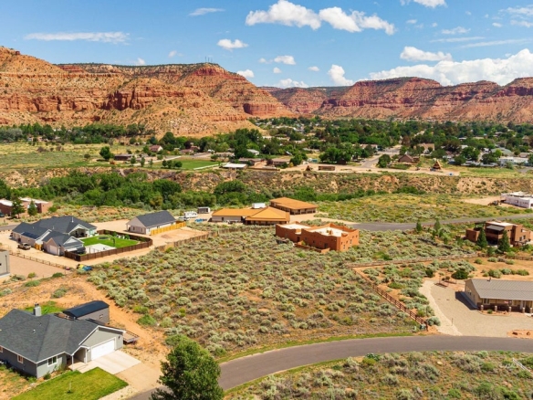 1 of 14 - Gunsmoke Pass, Kanab, UT