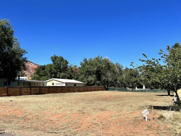 1 of 3 - 784 W Navajo Dr, Kanab, UT