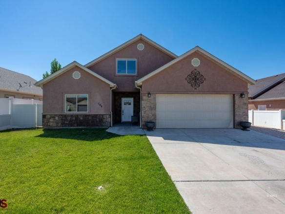 1 of 42 - 794 E Rocky Rd, Kanab, UT
