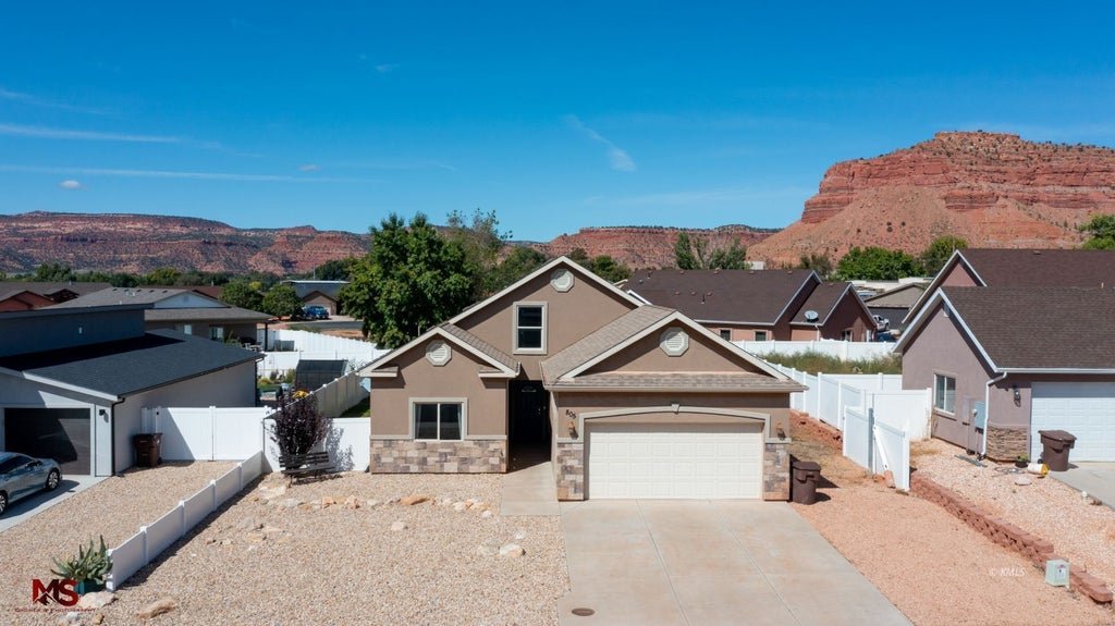 1 of 34 - 805 E Rocky Rd, Kanab, UT