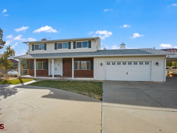 1 of 30 - 1368 S Vermillion Dr, Kanab, UT