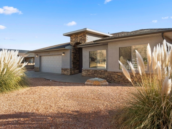 1 of 20 - 1569 S Escalante Dr, Kanab, UT