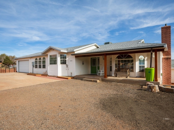 1111 S Vermillion Dr - Kanab, UT 84741