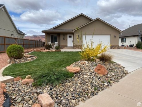 1 of 30 - 588 S Cedar Cir, Kanab, UT