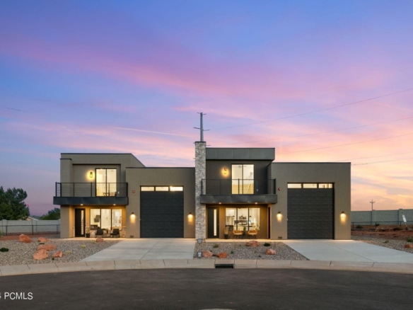 1 of 35 - 400 S Moki Dr Bldg H 4, Kanab, UT