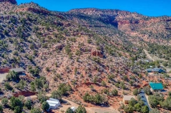 1 of 10 - 1057 W Vermillion Dr, Kanab, UT