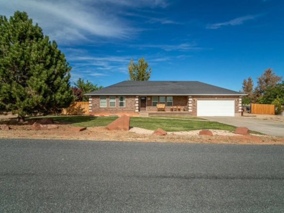 1 of 61 - 690 W Chamberlain Dr, Kanab, UT