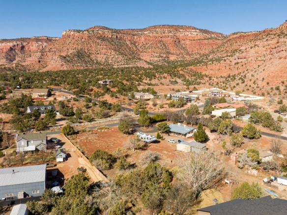 1 of 10 - 1389 S Heaton Dr, Kanab, UT
