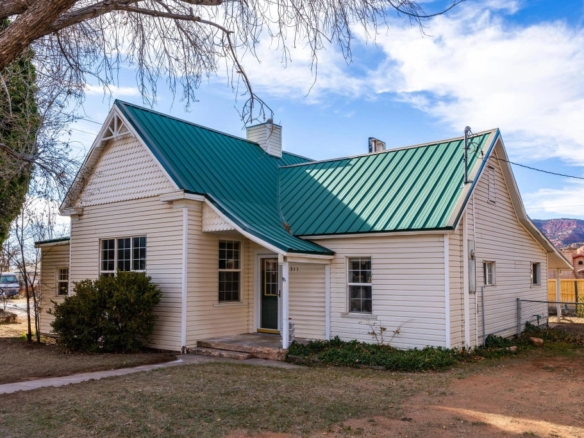 1 of 35 - 311 N 300 W, Kanab, UT